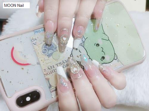 MOON Nail